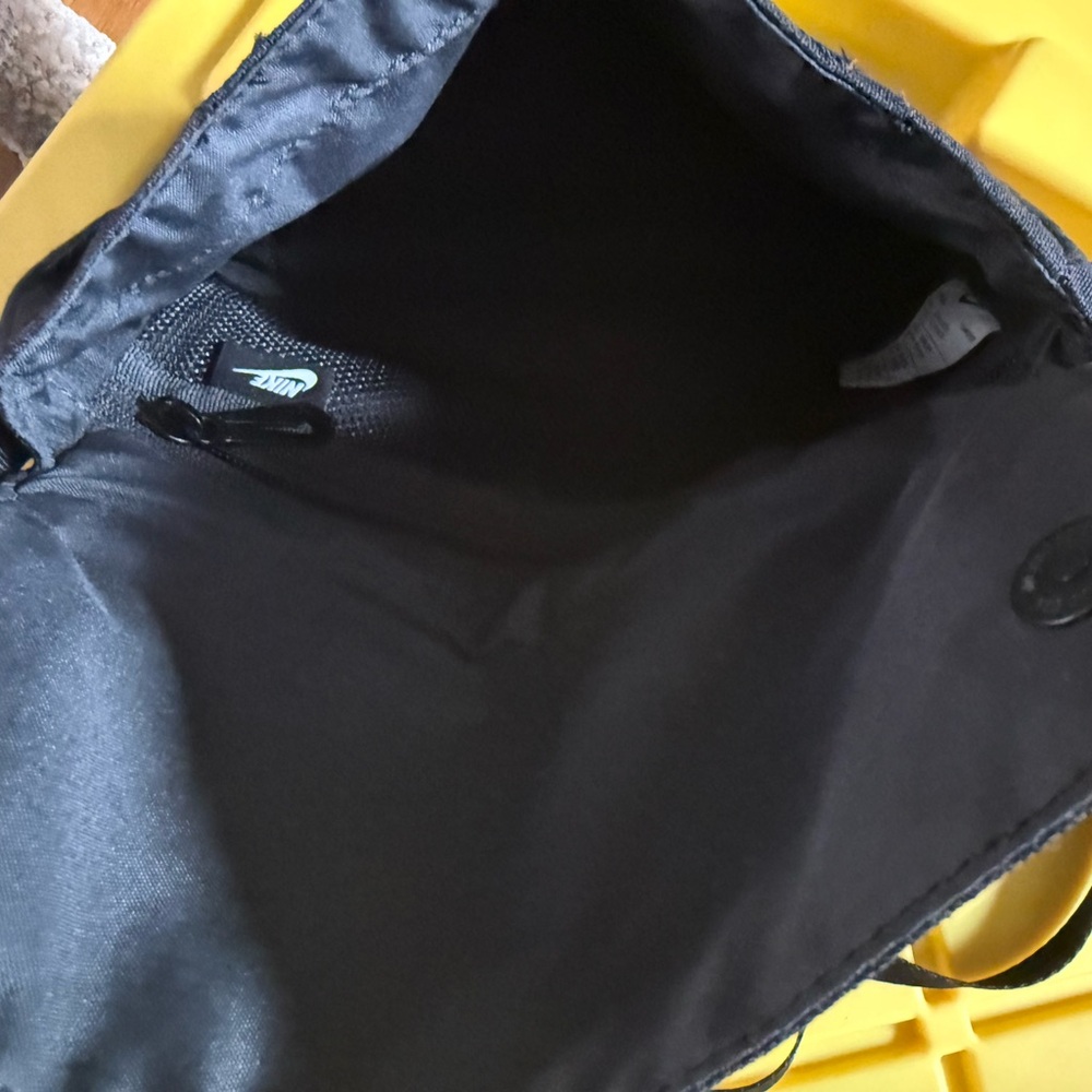 Nike Messenger Bag - Picture 4 of 7